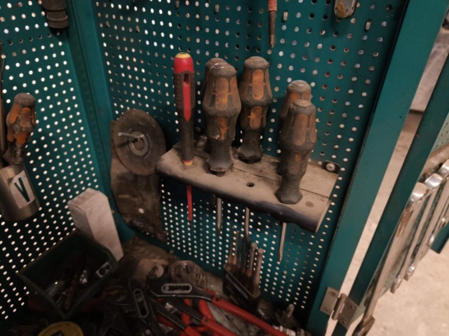 1129193-35 Verktygsskåp med Innehåll