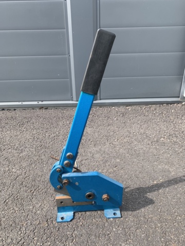 1035516-2 Bench model sheet metal scissors