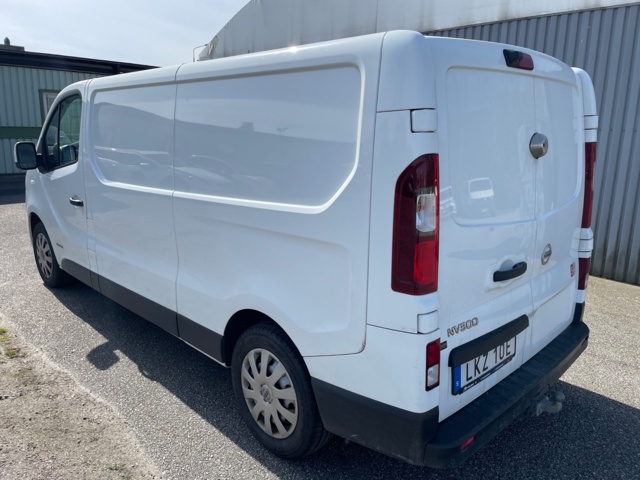 461956-3 Nissan NV300 Skåpbil 2.9t -2019