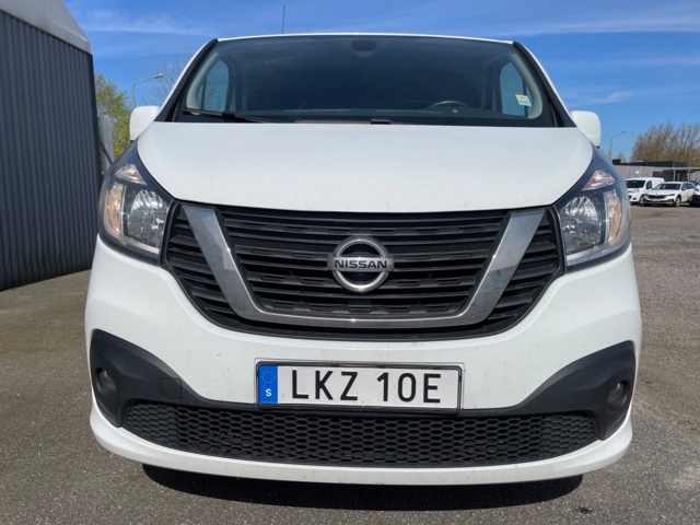 461956-8 Nissan NV300 Skåpbil 2.9t -2019