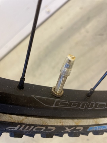 999324-21 Bike Focus Crater Lake