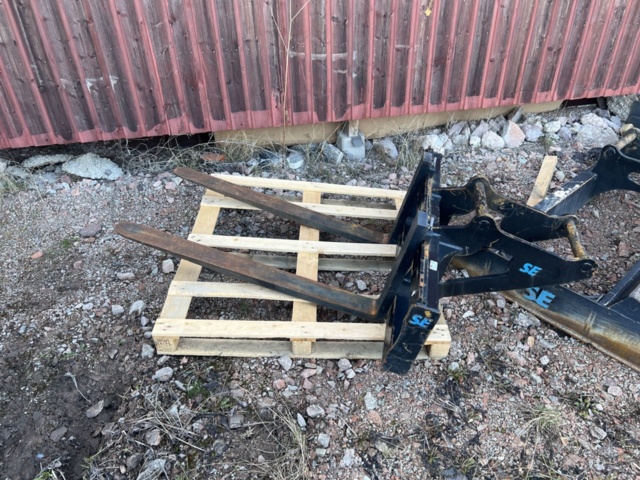 PALLET FORKS EXCAVATOR S45 RAM MEK 2.5 TON 1200MM - PS Auction - We ...