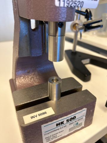 1192520-5 Knee joint press with 2 holders - Berg & Schmid HK 500