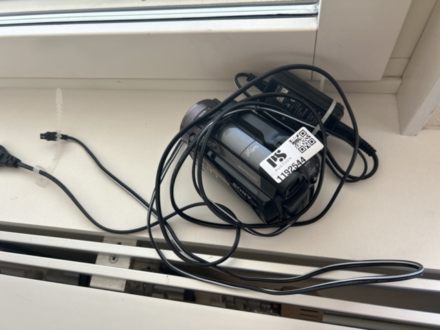 1192544-1 Sony HDR-XR 500vs camcorder