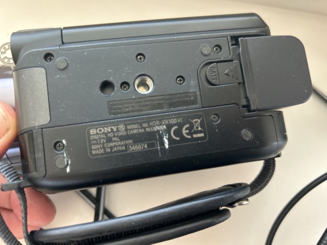 1192544-4 Sony HDR-XR 500vs camcorder