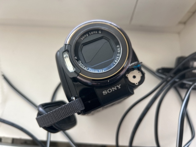 1192544-5 Sony HDR-XR 500vs camcorder