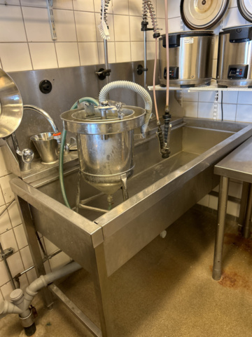 1149804-2 Stainless sink