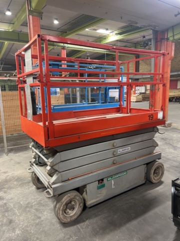 1152976-16 Scissor lift Skyjack, work platform for 3 people