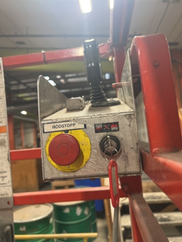 1152976-24 Scissor lift Skyjack, work platform for 3 people