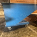 1153056-2 Tippable waste container on wheels