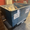 1153056-4 Tippable waste container on wheels