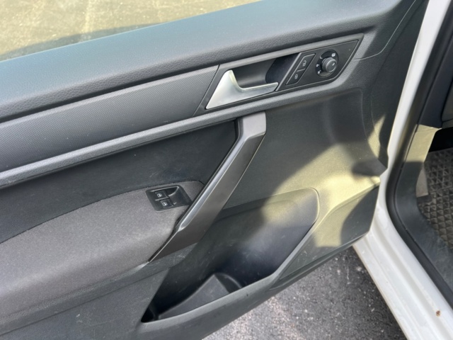 985400-26 Volkswagen Caddy Life -2019