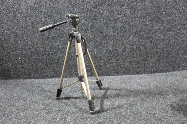 1178496-2 Cross laser, Laser detector with stand & accessories - DeWalt DCE089G