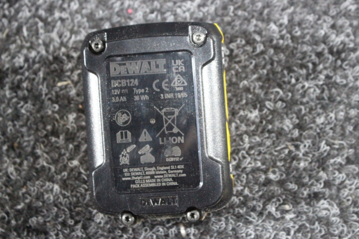 1178496-5 Cross laser, Laser detector with stand & accessories - DeWalt DCE089G