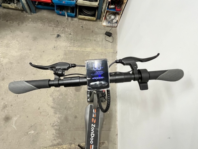 1202042-6 Electric scooter ZONDoo ZU08 Black