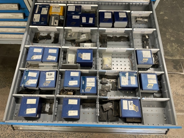 1153103-9 Bott ball bearing drawer cabinet