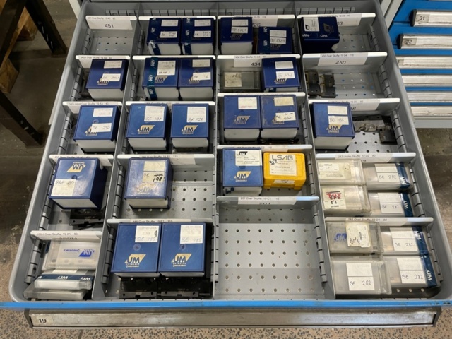 1153104-7 Bott ball bearing drawer cabinet