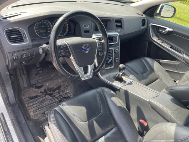 944909-10 Volvo V60 D3 Manual, 136hp, 2013