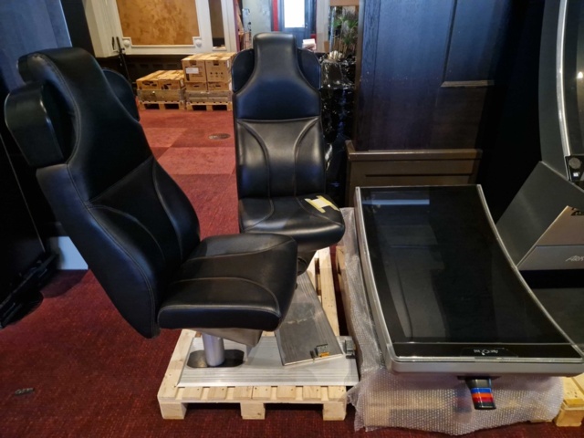 1150320-4 Slot machines 2 pcs - Aristocrat Gen 8 NOTE! No game!