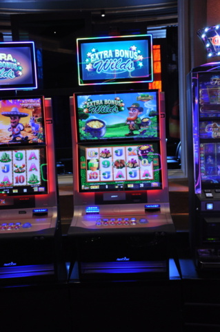 1150293-4 Slot machines 2 pcs - Aristocrat Helix Upright Gen 8