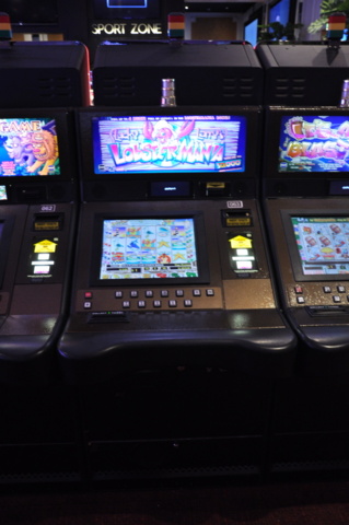 1150314-3 Slot machines 2 IGT Lobstermania / Benny Big Game