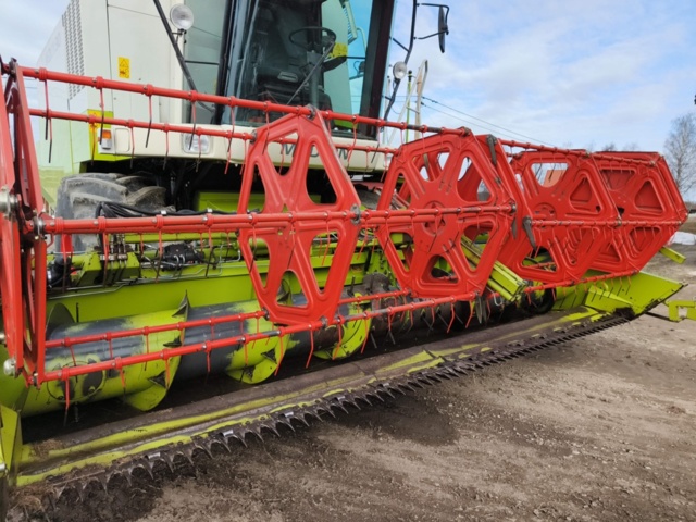 1129215-68 Tröska Claas Medion 310 - 2001