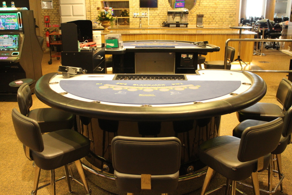 Black Jack table 2 pcs TCS John Huxley