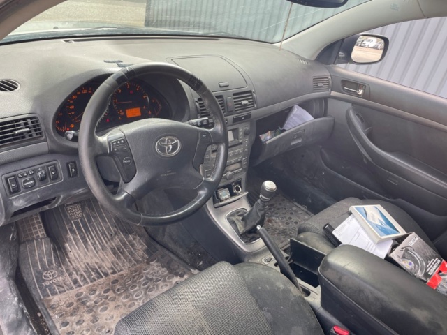 1143377-11 Toyota Avensis Combi 2.0 D-4D Manual, 126hp, 2008