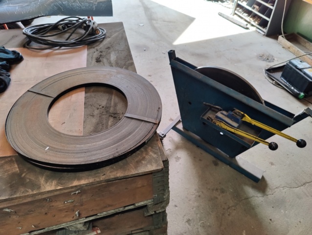 1201305-1 Manual tape machine with extra tape