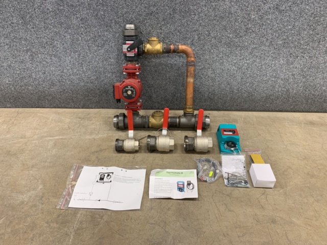 1203146-1 Hot water pump Grundfos 36-50 F 200 & Constant-maintenance regulator Thermomatic K