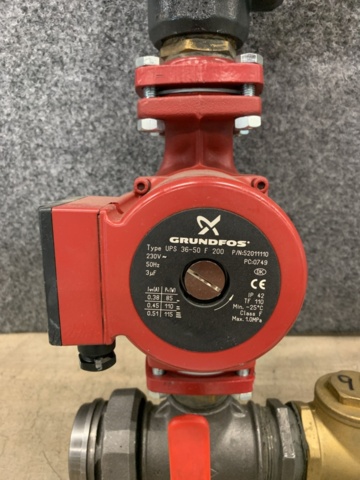 1203146-4 Hot water pump Grundfos 36-50 F 200 & Constant-maintenance regulator Thermomatic K