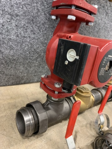 1203146-16 Hot water pump Grundfos 36-50 F 200 & Constant-maintenance regulator Thermomatic K