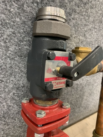 1203146-17 Hot water pump Grundfos 36-50 F 200 & Constant-maintenance regulator Thermomatic K