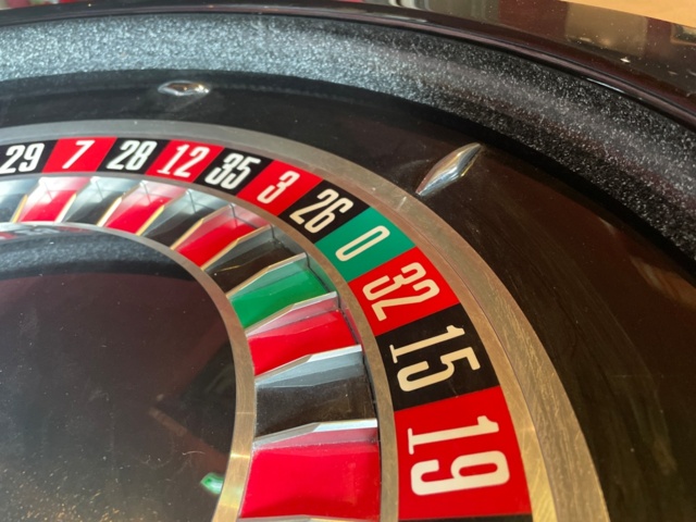 TCS screen (one side defective) and roulette wheel - PS Auction - We ...