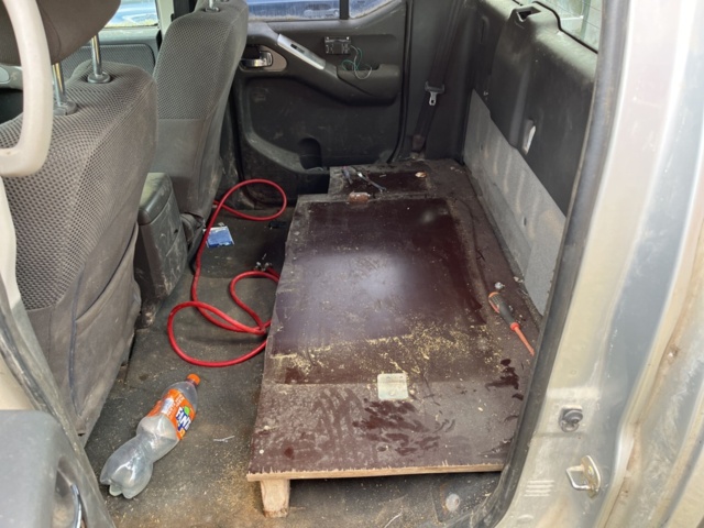 1191395-14 Nissan Navara Double Cab 2.5 dCi 4x4 - 2007 (Repair item)