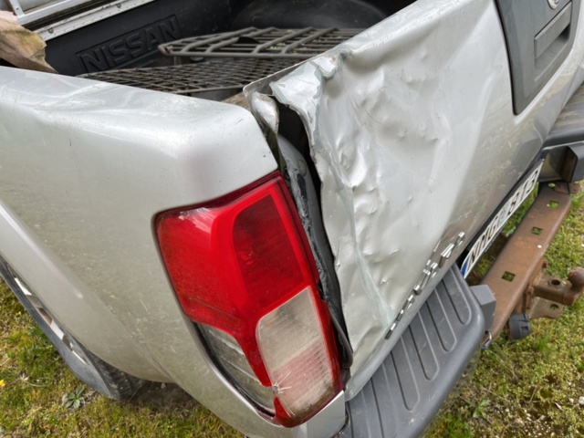 1191395-22 Nissan Navara Double Cab 2.5 dCi 4x4 - 2007 (Repair item)