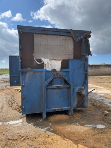 1191408-8 Container 40 cubic meters with opening roof