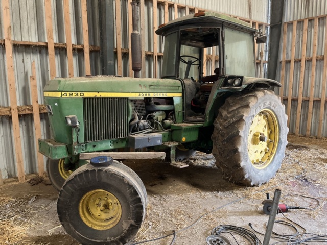 1191410-2 Tractor John Deere 4230 (Repair item)