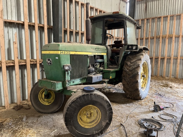 1191410-16 Tractor John Deere 4230 (Repair item)