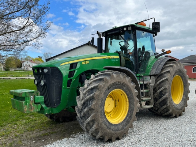 1203671-1 Tractor, John Deere 8330 (reg: BTX982)