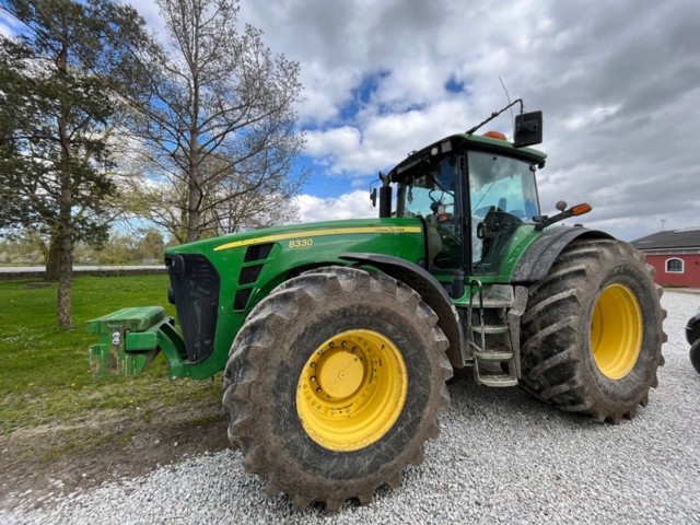 1203671-9 Tractor, John Deere 8330 (reg: BTX982)