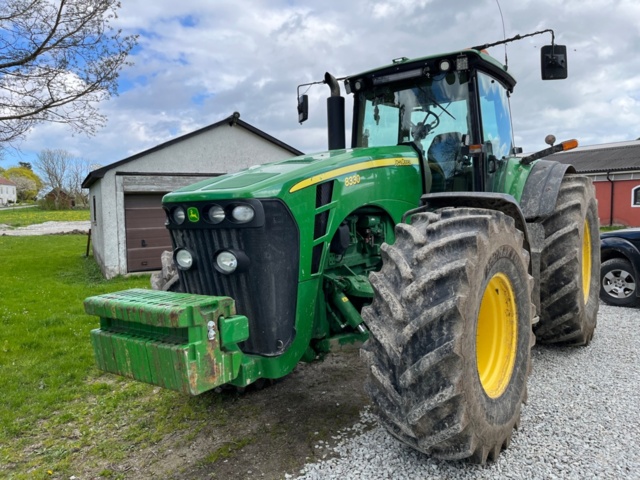 1203671-10 Tractor, John Deere 8330 (reg: BTX982)