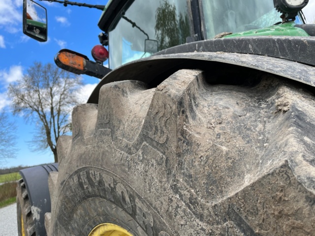 1203671-27 Tractor, John Deere 8330 (reg: BTX982)