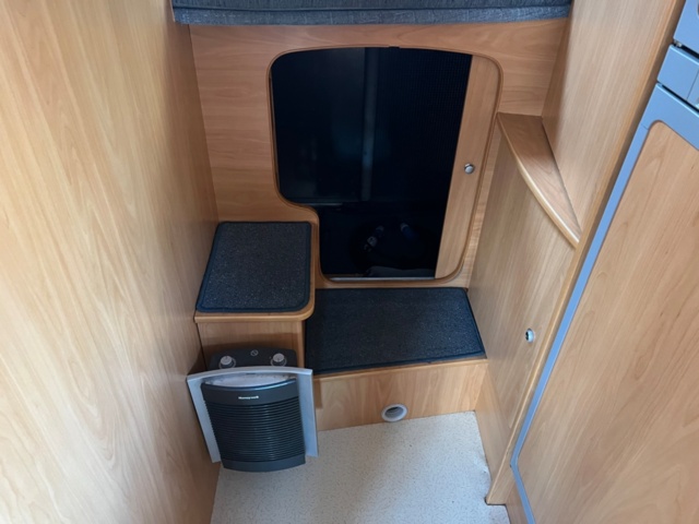 985412-18 Chausson Welcome 28 motorhome Ford 2.4 TDCi 137hp, 2005 "New engine 0 miles"