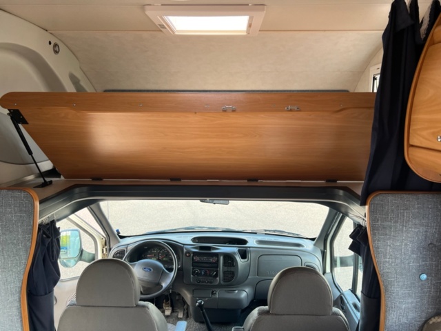 985412-24 Chausson Welcome 28 motorhome Ford 2.4 TDCi 137hp, 2005 "New engine 0 miles"