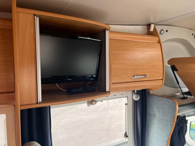 985412-25 Chausson Welcome 28 motorhome Ford 2.4 TDCi 137hp, 2005 "New engine 0 miles"