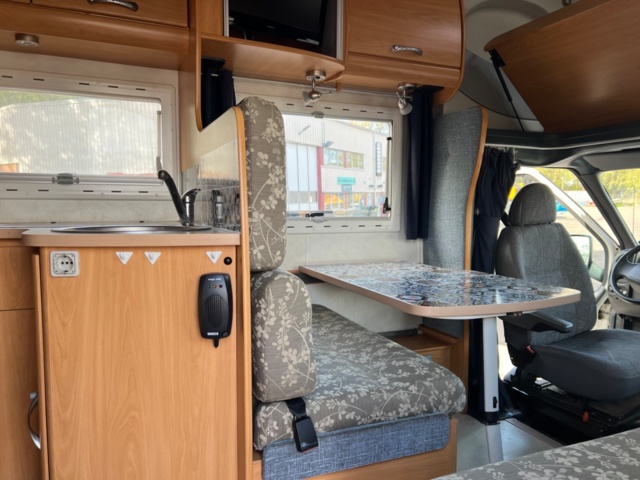 985412-56 Chausson Welcome 28 motorhome Ford 2.4 TDCi 137hp, 2005 "New engine 0 miles"