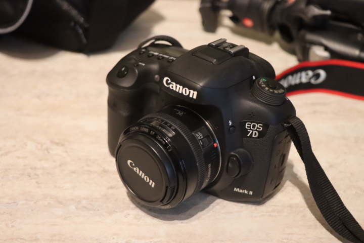 1173591-2 Canon EOS 7D with 35mm lens