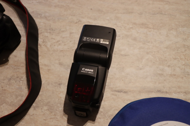 1173591-11 Canon EOS 7D with 35mm lens