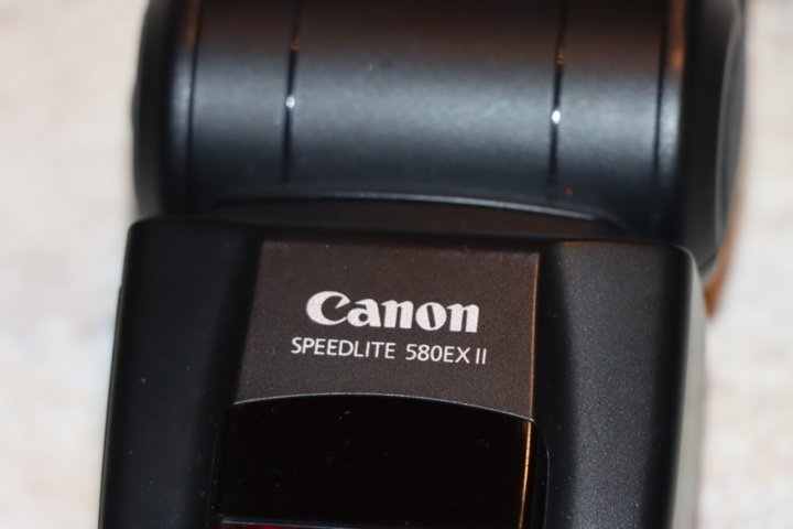 1173591-12 Canon EOS 7D with 35mm lens